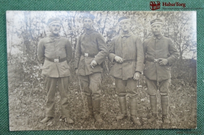 Фотография групповая, четверо военных на природе. Первая мировая война 1914-1918 гг.
