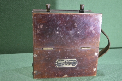 Мультиметр прибор измерительный старинный. Brown Instrument Co. США. Америка. До 1917 года.