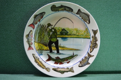 Фарфоровая тарелка "Рыбак". Авторская работа, Андрей Галавтин.