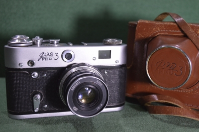 Фотоаппарат "ФЭД 3", шестизначный номер, № 149691, с кофром. Объектив И-61. СССР.