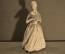 Фарфоровая статуэтка "Девушка с букетом". Вторая половина 20 века, Германия.
