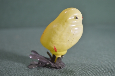 Стеклянная елочная игрушка на прищепке "Цыпленок". 1950-1960 годы. СССР