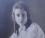 Фотография девушки "Смотрите и помните обо мне". 1929 год.