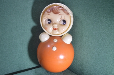 Кукла неваляшка. большая, 40 см. Пластик (целлулоид), звук работает. СССР.