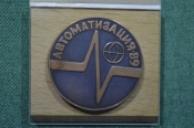 Настольная медаль 