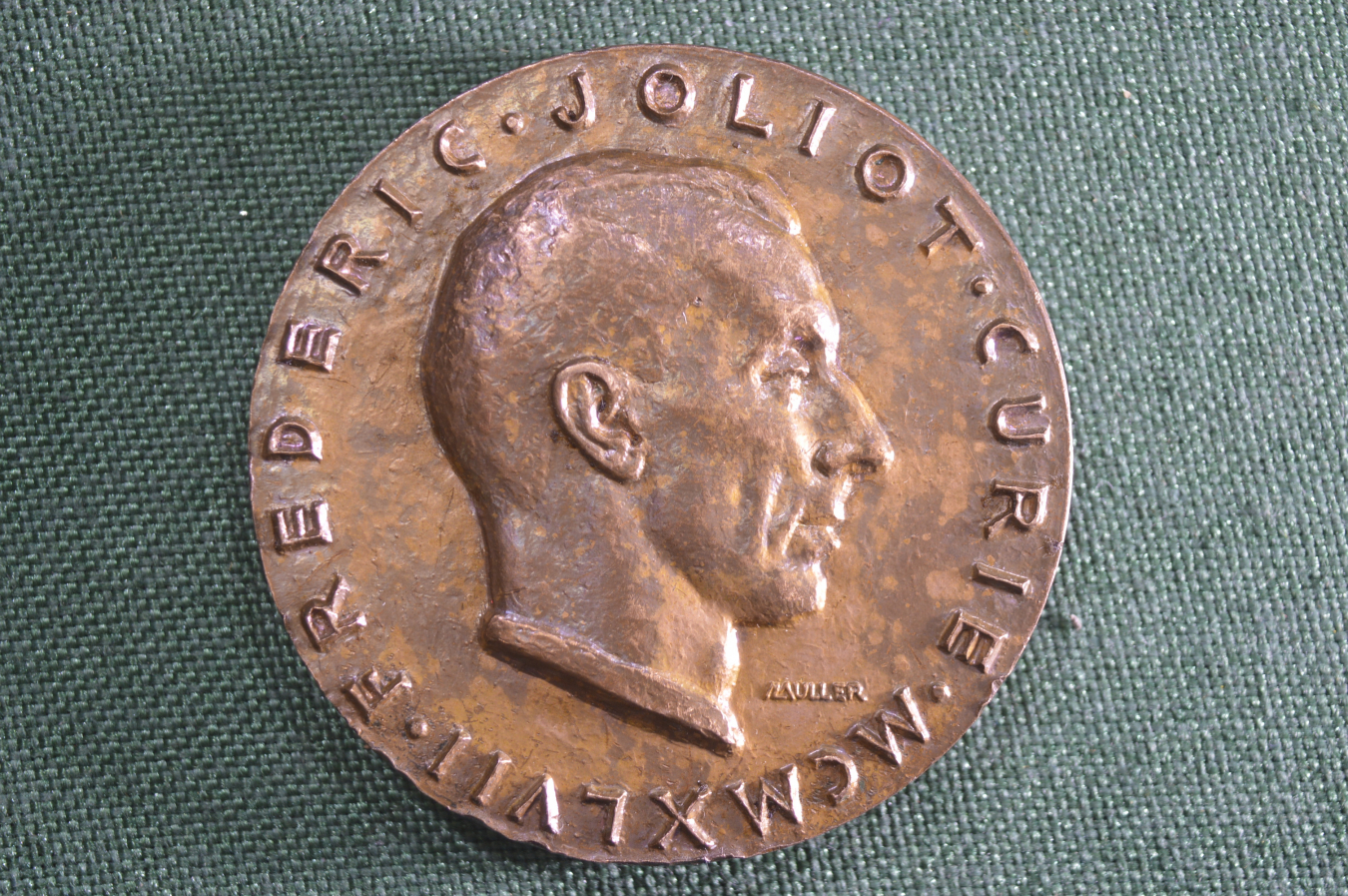 Медаль Жолио Кюри