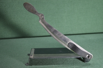 Металлический нож гильотина резак для фотографий и фотобумаги. СССР #2.