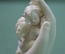 Фигурка, статуэтка "Ангел малыш в ладони". Пластик. Европа.