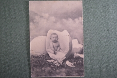 Старинная открытка "Вылупившийся из яйца малыш". Европа.