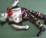 Игрушка фарфоровая "Клоун в шляпе, аниматор, фрик". Ткань, фарфор. Европа.