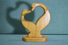 Фигурка деревянная "Два лебедя, любовь. Сердечко". Дерево, резьба. Авторская работа.