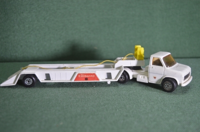 Модель масштабная, автомобиль грузовой с прицепом. Ford F Series Металл. Matchbox. 1977 год, Англия.