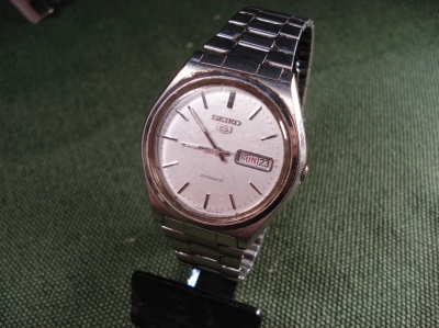 Часы наручные "Сейко 5". Seiko 5. Автоподзавод, календарь. Водозащищенные. В ремонт.