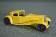 Автомобиль, модель "Бугатти". Bugatti 1930. Желтый пластик. ПНР Estetyka.