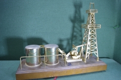 Настольный сувенир, музыкальный механизм "Нефтяная вышка, нефтехранилище". Нефть, нефтяник.