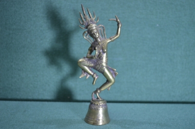 Бронзовая статуэтка-колокольчик танцующего божества, небесная танцовщица Апсара. Камбоджа. #2