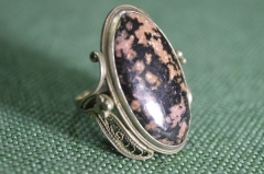 Кольцо со вставкой из камня. металл, природный камень. Винтаж.