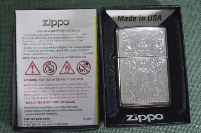 Зажигалка бензиновая "Zippo Зиппо". Оригинальная коробка. Отличное состояние. Америка. США.