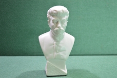 Иосиф Сталин (Коба). Бюст белый, искусственный мрамор. 15,5 см.