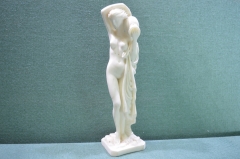 Статуэтка "Девушка с кувшином". 25 см. Пластик, Alabaster. 