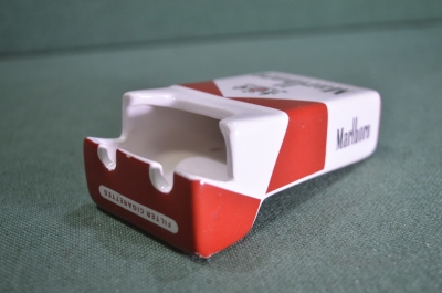 Пепельница фарфоровая керамическая "Пачка сигареты Мальборо Marlboro". Фарфор. Керамика. Европа.