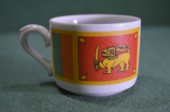 Кружка кружечка фарфоровая миниатюрная "Флаг". Чай. Фарфор. Цейлон. Шри-Ланка.