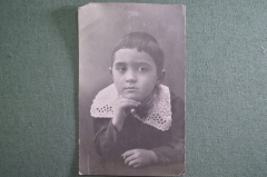 Фотография старинная "Ребенок с воротничком". 