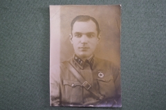 Фотография старинная "Военный с медалью". 