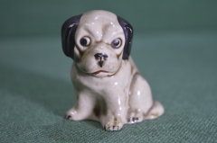 Статуэтка миниатюрная фарфоровая "Собака собачка". Фарфор. Старая Германия. Начало 20 века.