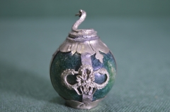 Статуэтка фигурка композиция миниатюрная "Змея на яйце". Натуральный камень. Металл.