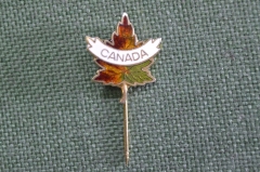 Знак значок "Канада Canada герб кленовый лист". Тяжелый металл. Горячая эмаль. Винтаж 1970е.