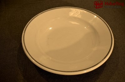 Суповая тарелка Люфтваффе, с красной каймой, производства Kolmar. Германия. 1941 год.