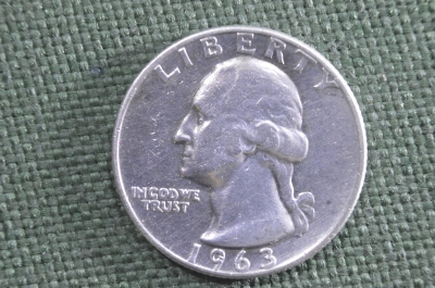 Монета 25 центов 1963 года. Буква D, Денвер. Liberty, In God we trust. Quarter dollar. США.