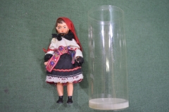 Кукла "Девушка в национальном костюме". Футляр. Чехословакия. Lidova Tvorba. 1970е