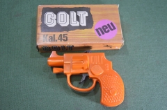 Игрушка пистолет револьвер под пистоны "Кольт Colt". Коробка. ГДР. Германия. #1