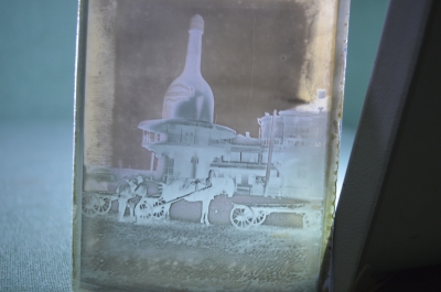 Фотография, негатив старинный, на стекле. Реклама пива, Бавария. Баварiя. Телеги, огромная бутылка.