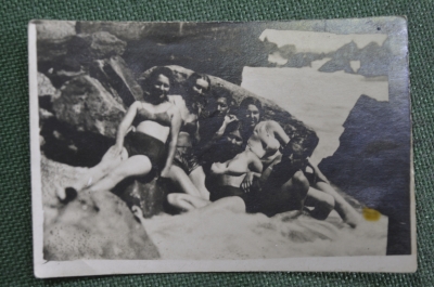 Фотография старинная "Девушки и юноши на море". Эротика. Ню. 1930е.
