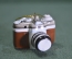 Игрушка елочная "Фотоаппарат, фотокамера". Фотограф, репортер. Керамика майолика, ручная роспись. #2