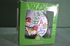 Елочная игрушка из стекла "Шар Деревенька". Стекло. Синицы, избушка. Клинское объединение "Елочка".