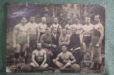 Фотография старинная групповая "Атлеты, борцы, культуристы". Курск, 1920 -е годы.