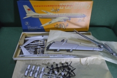 Модель сборная, самолет советский гражданский "Ту 114, Tu-114". Авиация. ГДР. 1964 год.