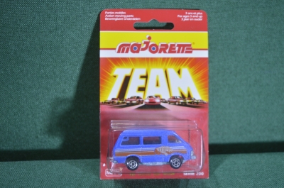 Модель машинка "Toyota Van Wagon Lite Ace". Majorette. Блистер. Винтаж. Франция.