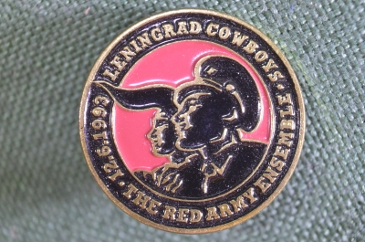 Знак, значок "Ансамбль Красной Армии. Leningrad cowboys. The Red Army ensemble". 12.6.1993