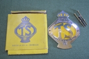 Знак шильд эмблема автомобильная 